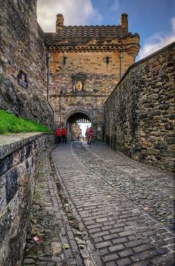 alivetotellthetail:  Edinburgh Castle, Edinburgh, Scotland, UK,