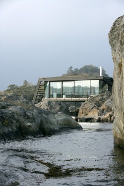 utwo:  Norwegian Coast Modern Home© lund hagem  @empoweredinnocence