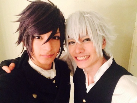 hakumyu:  Saitou selfies with the cast from Hashimoto Shouheiâ€™s blog. [X] 