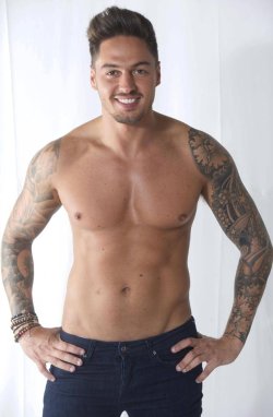 hotcelebs2000:  MARIO FALCONE 