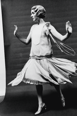 gingerrogerss:  Julie Andrews for the Broadway musical The Boy