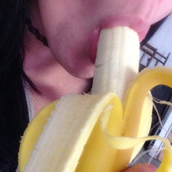 myforwardfuture:  I love a good banana. ðŸŒ 