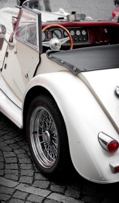 ealuxe:  White vintage