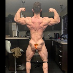 Justin Huyghue - 230lbs and 2.5 weeks out. 