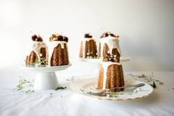 confectionerybliss:  Miniature Beurre Noisette and Hazelnut CakesSource: