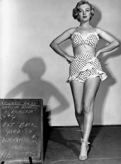 infinitemarilynmonroe:Marilyn Monroe in a costume test for Love