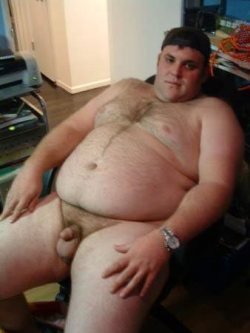bigmensmallpenis:  This big boy has it all - wide shoulders,