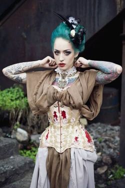 lucy-corsetry:  Yana Sinner modelling the “Beautiful Plague”