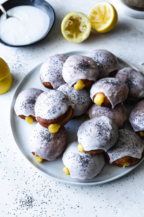 sweetoothgirl:    Lemon Poppy Seed Doughnuts