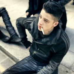 smokingcelebs:  Ash Stymest