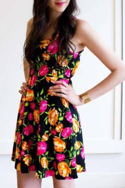 wantering-blog:  All-Season Dress        Luxe Floral Skater Dress.
