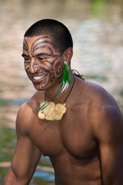 nextecuiltentetl:  Maori Dancer 