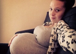 curvykirstyyy:  Pregnant and looking a mess!