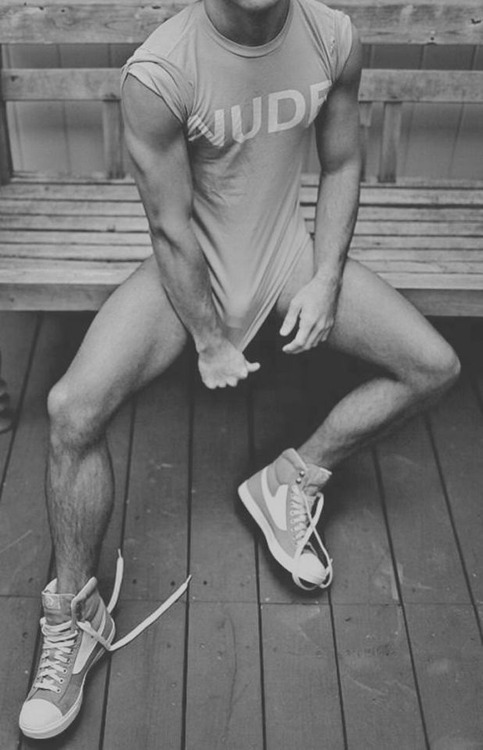 meniloveat5280:  Follow for over 85,000 examples of The Art of Man. 