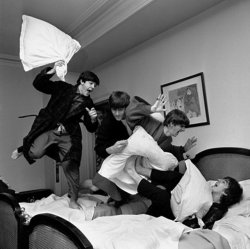 fawnvelveteen:  Harry BensonBeatles Pillow Fight, Hotel George