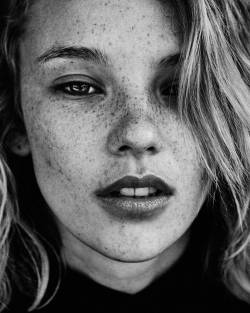 superbefemme:Rachel Ann Yampolsky  by Patrick Xiong