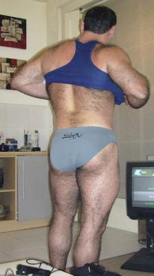 veryhairymenlover:     Hairy legs, muscular body - just right