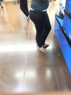 vvillegas1224:  I saw this Asian with this legs and had to take a picture