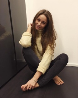 footworshiping85:😊