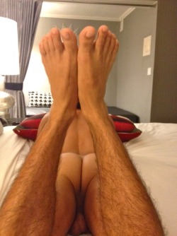 butt-boys:  Hairy legs, smooth bubbly butt.Let’s see your ass!