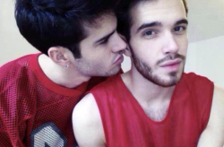 CUTE GAY COUPLES