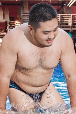 alwaysbeenstocky:  fortheloveofasianchub:  cute😘  I get lost