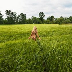 The best way to feel the nature is naked! 💚 #nudist #naturist