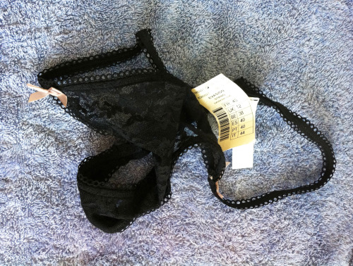 manroom:  winnerdelia:  reblog if you dress and be a feminine sissy slutÂ   Lovely  So slutty…