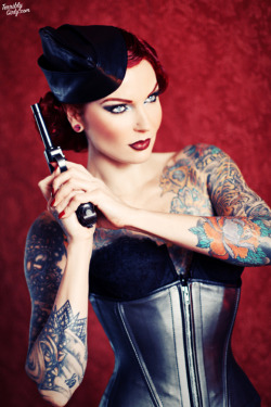 tattooedwomenarebeautiful:  Modèle: Lea Vendetta