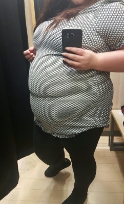 softgirlgotfat:  Went shopping and nothing fit 🐷 