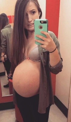 nonudepregs:Do you like this young soon to be mom? Follow me