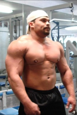 bodybuildermilk:  Oldie but a goodie; about 2 years before I