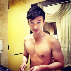 chinesemale: Goodnite! Remember to brush your teeth!!😀 by