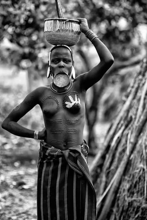 bestof500px:Mursi Woman by NCambre