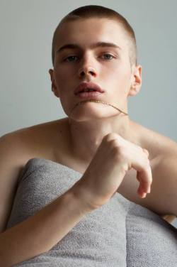 alacridthing: Blues by Olga Skrund for AS Management Warsaw