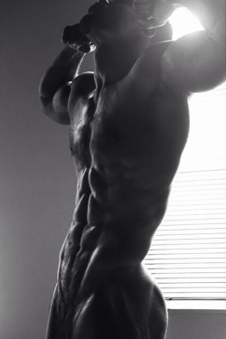 absolutelyphyne:  The Black Male physique is just mesmerizing