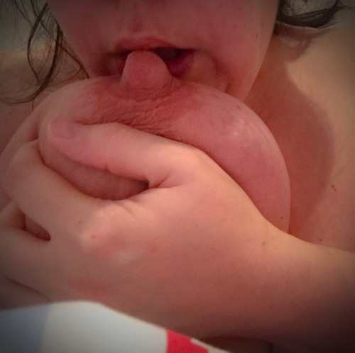 great photo, just about to suck on your own nipple