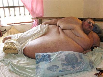 growingbig:  iwanttobeafatman:  Oceans of belly fat!  I want to be an ocean of fat   The world needs more oceans