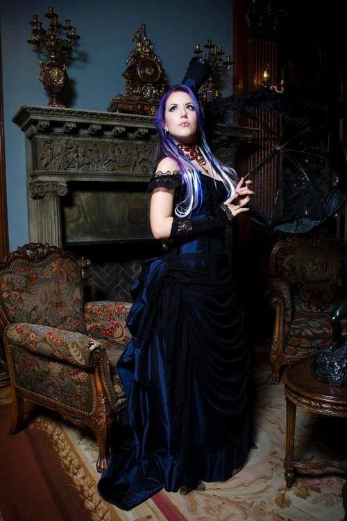 ultrasymphonicmetalblog:  Alissa White-GluzÂ Arch Enemy