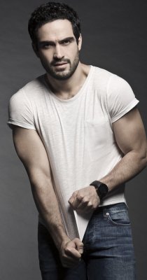 mormich:   (vía Pictures & Photos of Alfonso Herrera - IMDb)