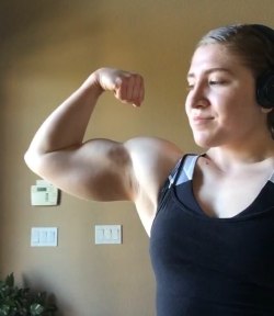 girlswithbiceps:Girl Biceps Rock!