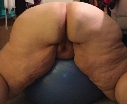 sheisownedbyme:  Bent over for Fat Ass Friday…..#Mlo