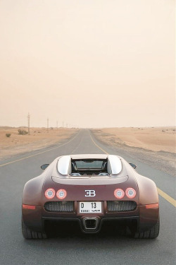 automotivated:  crash—test:  Bugatti Veyron 16.4 | Source |