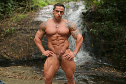 joeysilverado:  Samuel Vieira