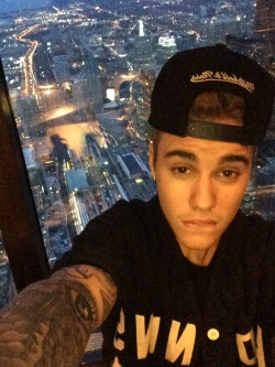 justinbieber:  Bizzle’s #selfie on Shots 