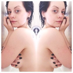 ceresleigh:  Bath 🔮 #suicidegirls #sideboob #girlswithtattoos