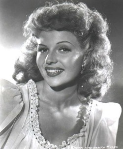 cansinofan:  Rita Hayworth - glamour photo c. 1943 -44 