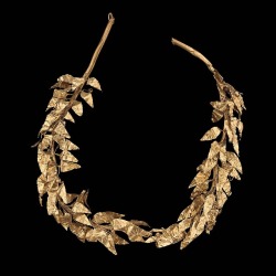 centuriespast:    Gold  Wreath of olive leavesGreekLate Classical