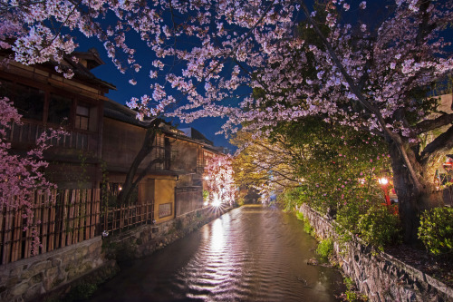 inefekt69:  Gion - Kyoto, Japan