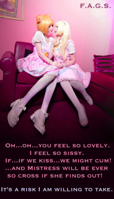 faggotryandgendersissification:  Oh…oh…you feel so lovely.